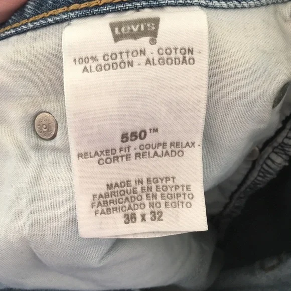 Levi’s 550 relaxed fit dirt distressed 36X32 - Picture 4 of 5